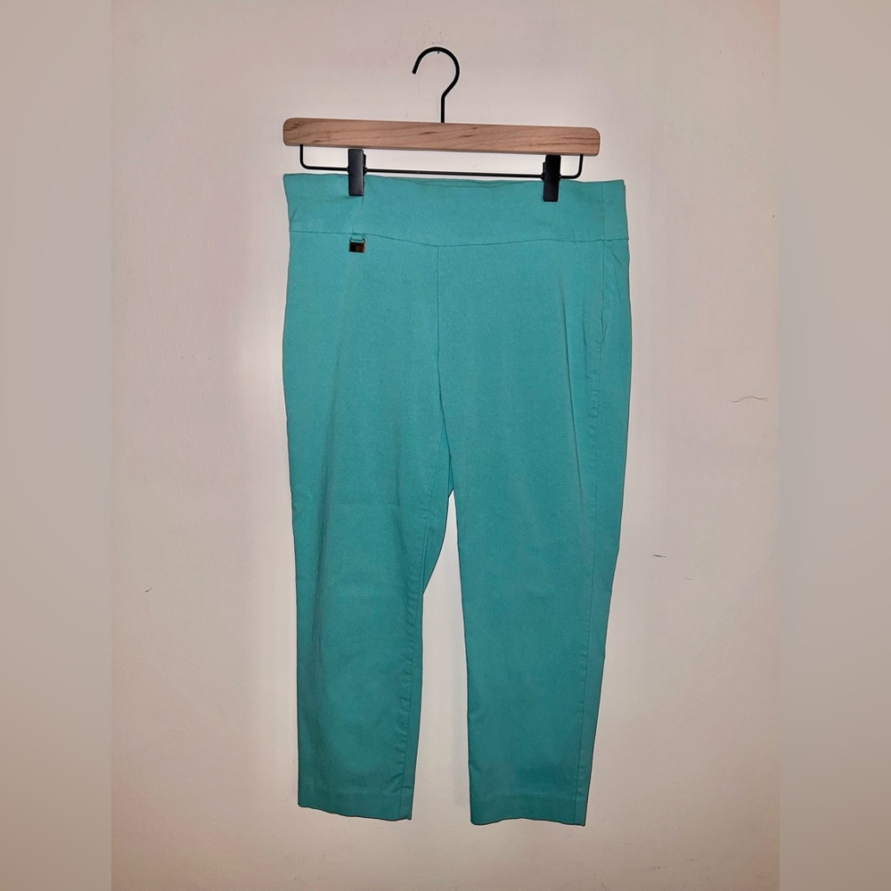 Alfani Women’s Essential Pull-On Capri